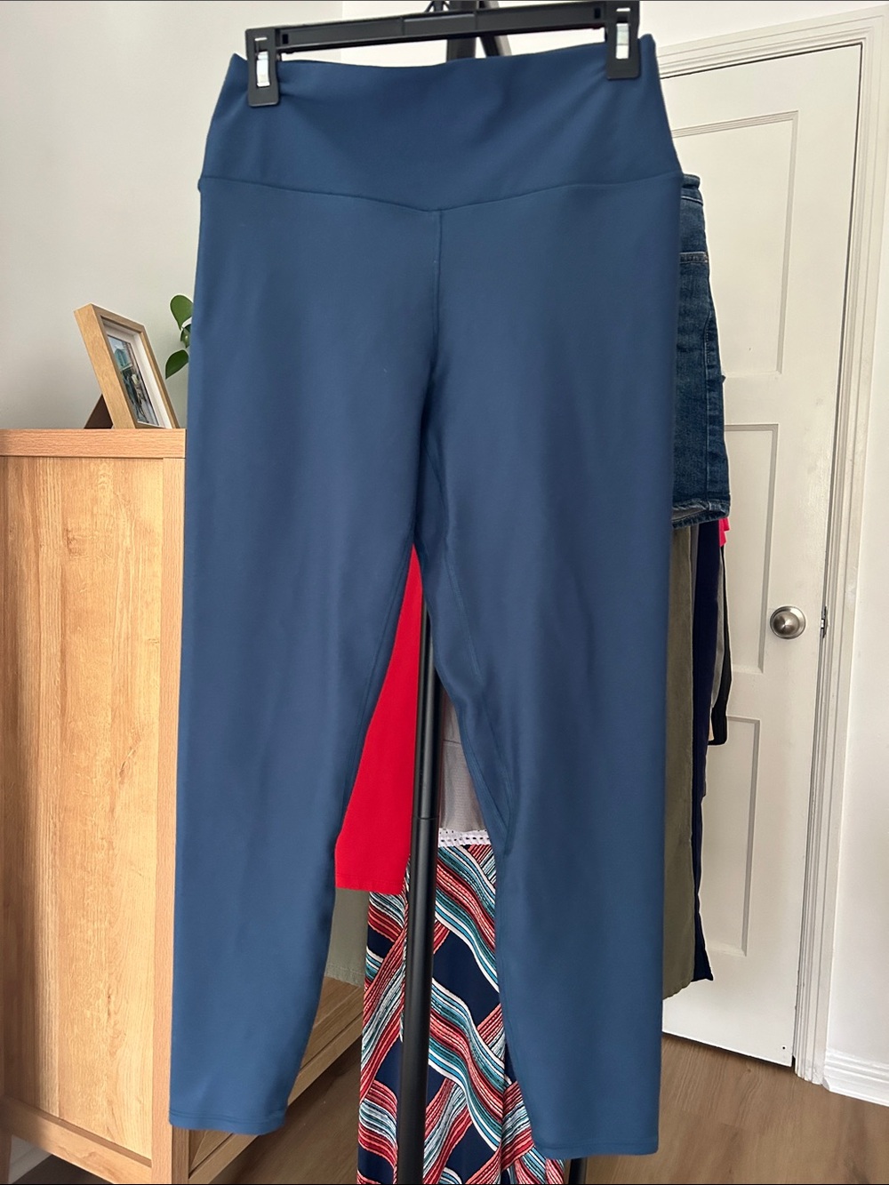 YPB Leggings. Size large. 25” inseam. Clean. Like new.